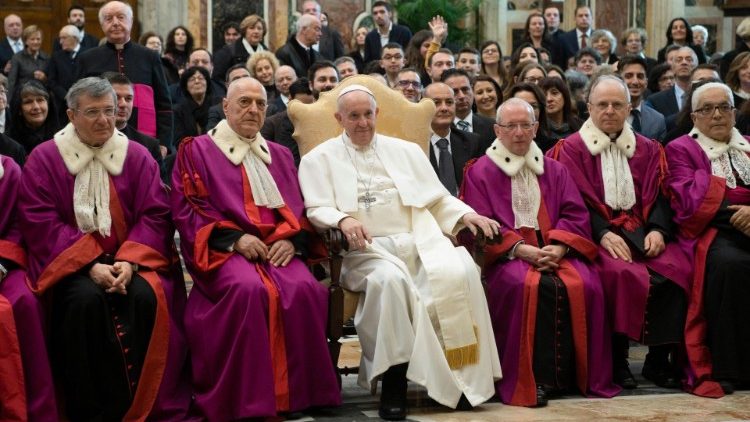 El Papa con el Tribunal de la Rota la
